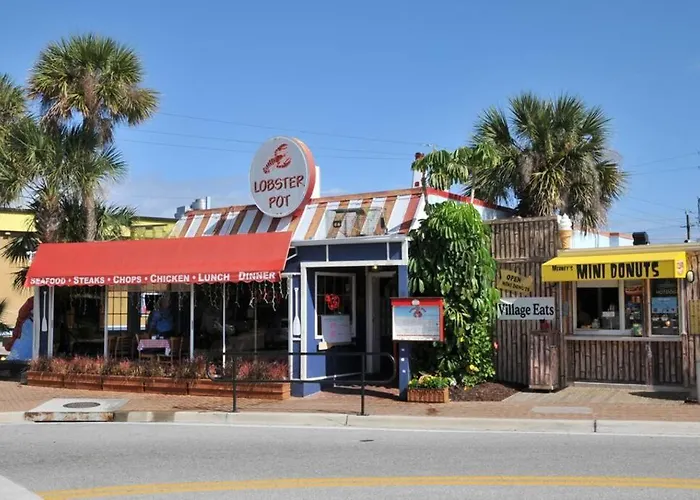 Siesta Key Village-Suite #3: A Block To The Beach!