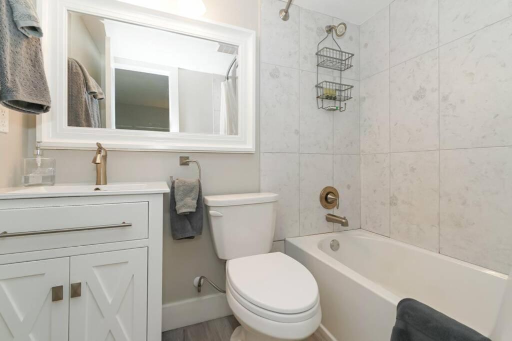 Apartment Siesta Key Village-suite #3: A Block To The Beach!